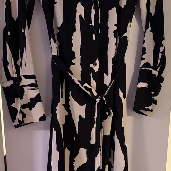 H&M Black and White Long Sleeve Button Down Dress - Picture 4 of 4